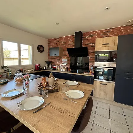 Ferienhaus Maison Climatisee A Bourg, 5 Pers, Menage Inclus - Fr-1-319-596 *